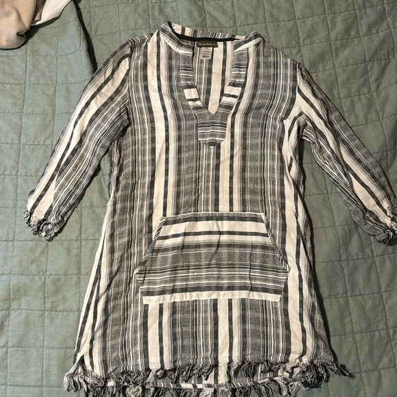 Tommy Bahama beach cover up - Picture 1 of 3